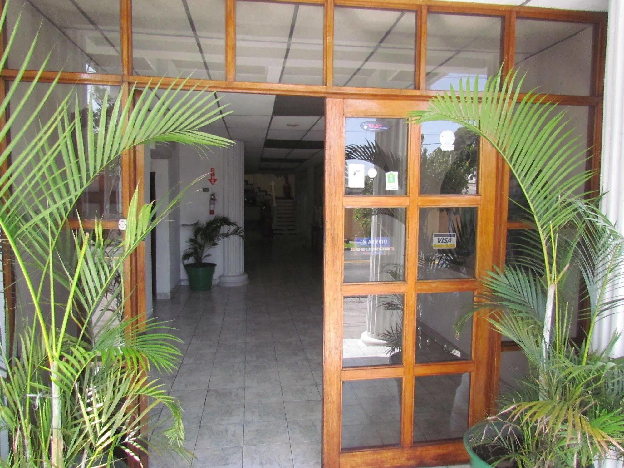 Hotel Grecia Real San Salvador Exteriér fotografie