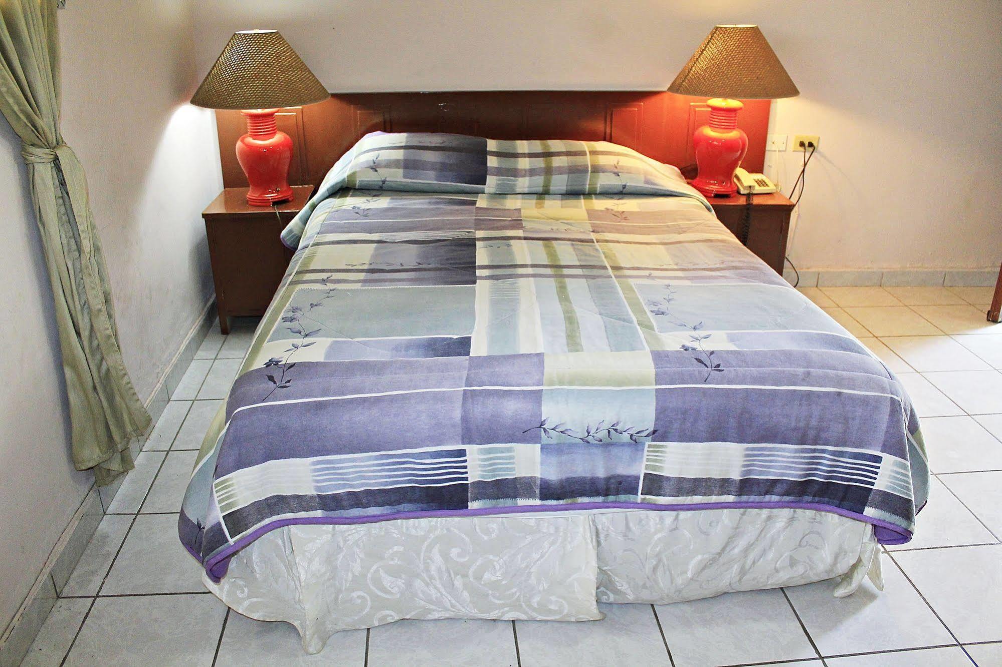 Hotel Grecia Real San Salvador Exteriér fotografie