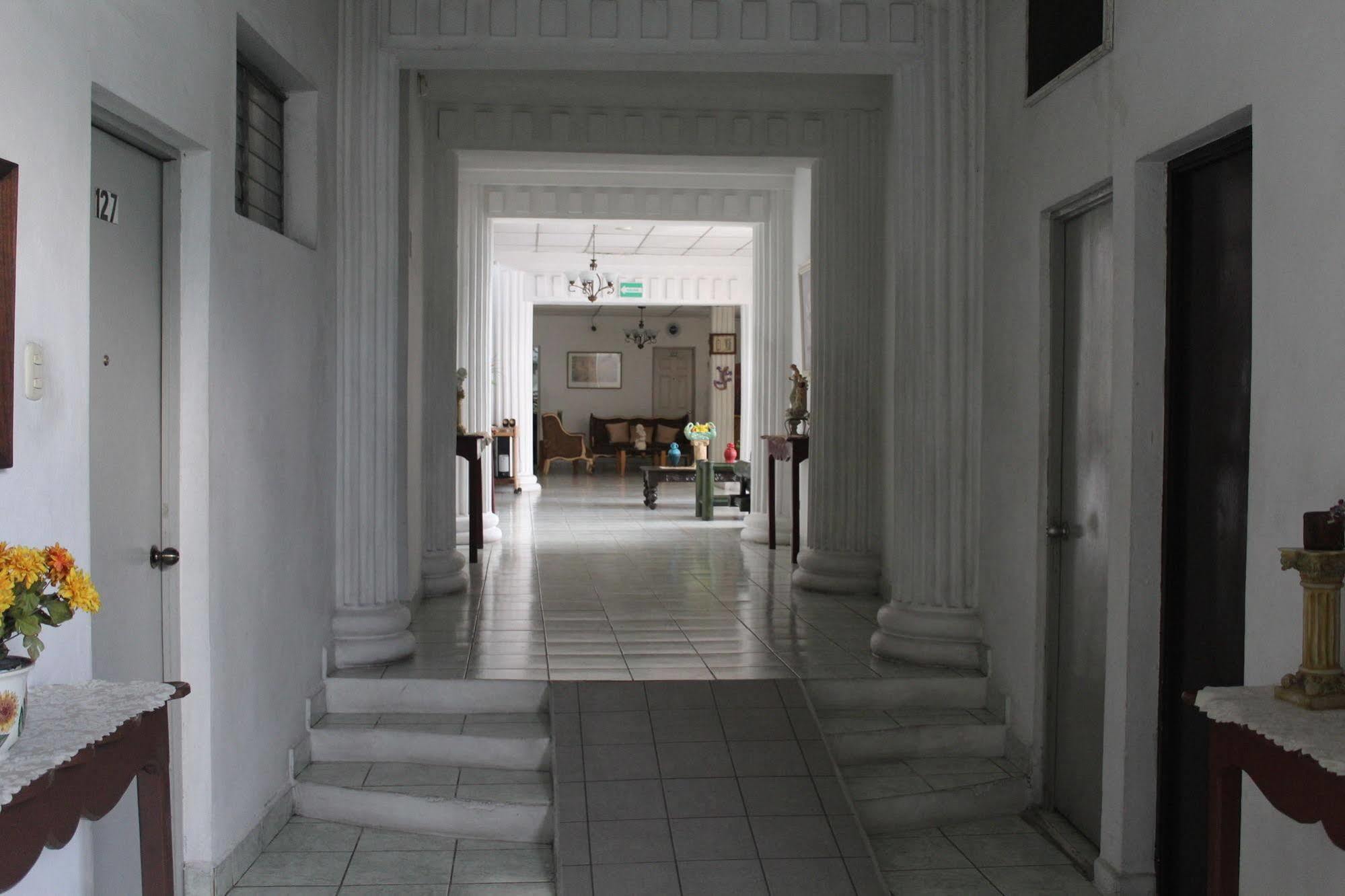 Hotel Grecia Real San Salvador Exteriér fotografie